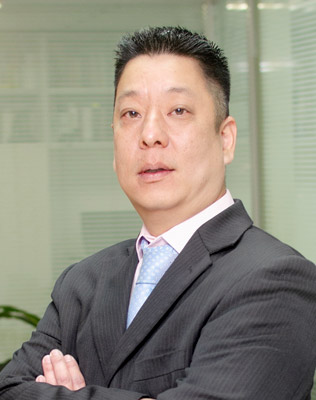 foto_eduardo_okada